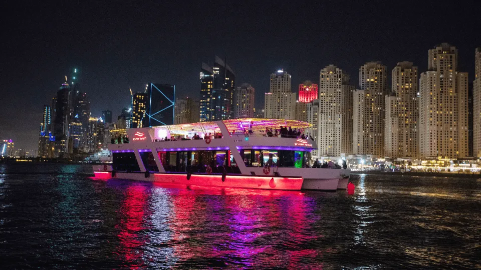 Dubai Marina Dinner Cruise with Live Music & Open Bar - Image 1